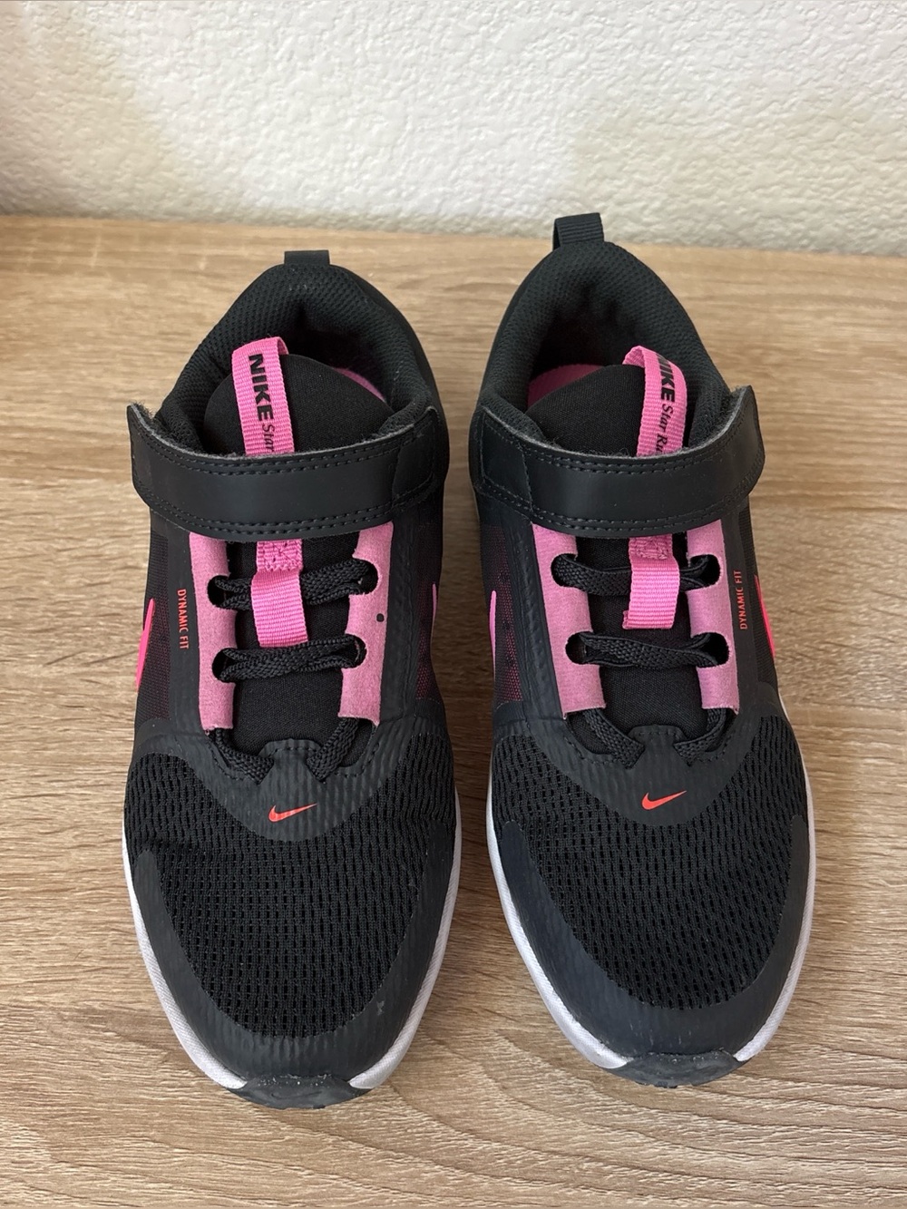 Nike Star Runner 5
Size 2Y